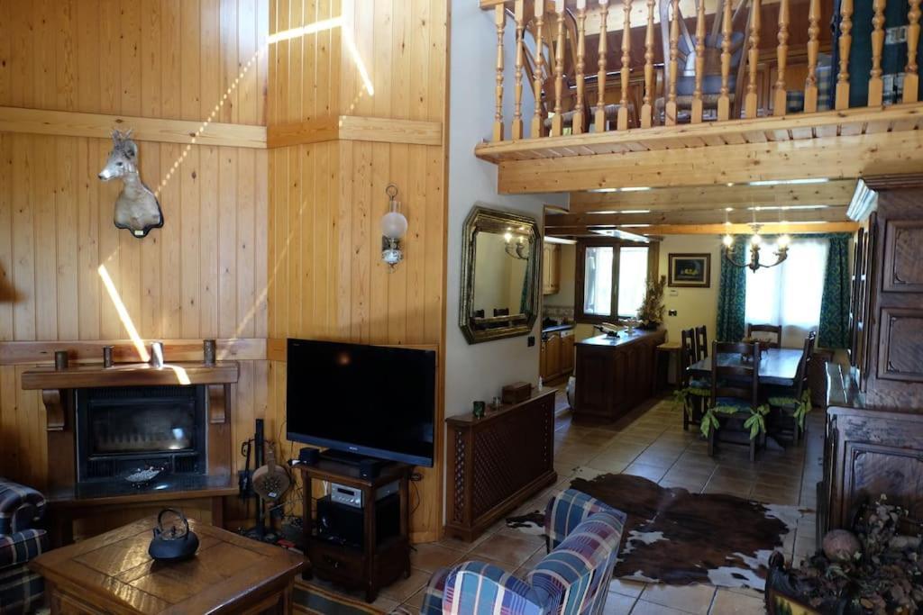 Casa Rustica Familiar En Los Pirineos ビエスカス エクステリア 写真